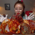小姐姐吃不辣海鲜,小姐姐的鲜美海鲜之旅